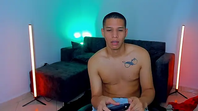 Snapshot of Latin_Boyss_ chatting on 10, 10, 2025 Latin Boyss  online show from 10, 10, 2025