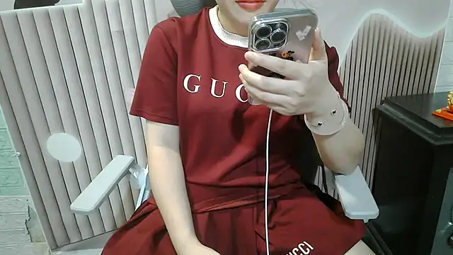 Snapshot of Emachiii chatting on 11, 9, 2025 Emachiii online show from 11, 9, 2025