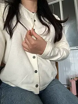 Snapshot of Emachiii chatting on 12, 11, 2025 Emachiii online show from 12, 11, 2025