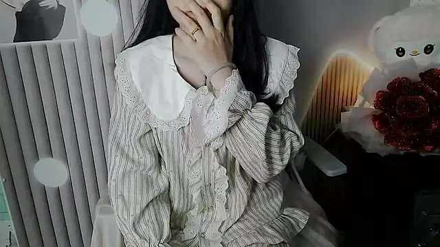 Snapshot of Emachiii chatting on 14, 11, 2025 Emachiii online show from 14, 11, 2025