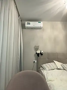 Ashley Roys online show from 22, 2, 2026