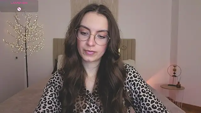 Snapshot of Real_cutie1 chatting on 11, 5, 2026 Real cutie1 online show from 11, 5, 2026