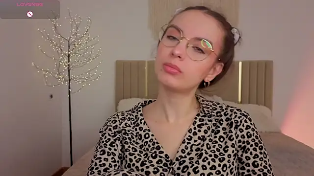 Snapshot of Real_cutie1 chatting on 19, 5, 2026 Real cutie1 online show from 19, 5, 2026