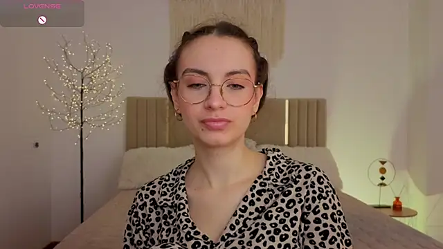 Snapshot of Real_cutie1 chatting on 26, 5, 2026 Real cutie1 online show from 26, 5, 2026