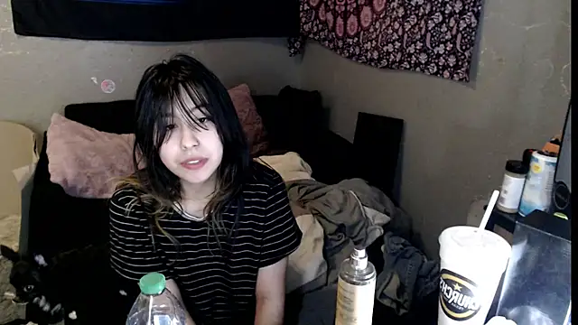 Snapshot of London_Ray chatting on 9, 11, 2025 London Ray online show from 9, 11, 2025