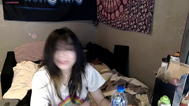 Snapshot of London_Ray chatting on 23, 11, 2025 London Ray online show from 23, 11, 2025