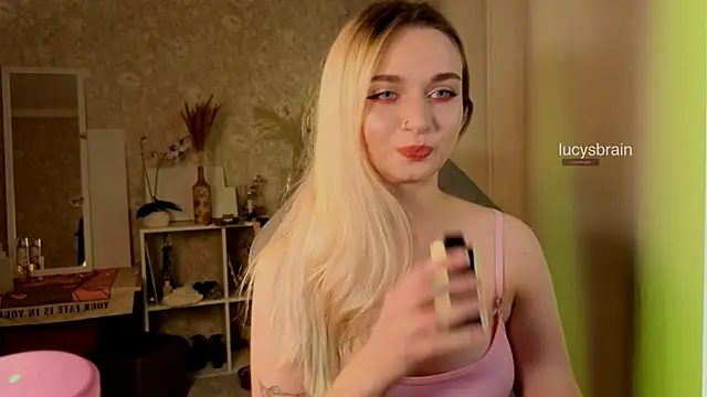 Lucyinthesheets online show from 23, 10, 2025