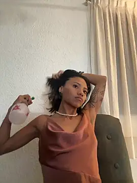 Snapshot of Nia_Desire chatting on 18, 9, 2025 Nia Desire online show from 18, 9, 2025