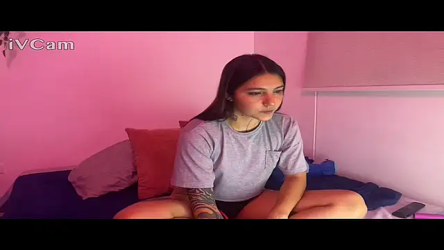 Snapshot of SurpriseMadlicia chatting on 12, 9, 2025 SurpriseMadlicia online show from 12, 9, 2025