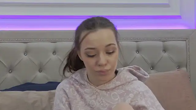 ZoeyNeal online show from 9, 3, 2026