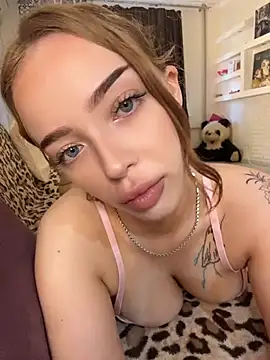 Snapshot of Hannah_xBaby chatting on 22, 6, 2026 Hannah xBaby online show from 22, 6, 2026