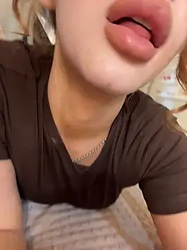 Snapshot of Hannah_xBaby chatting on 25, 6, 2026 Hannah xBaby online show from 25, 6, 2026
