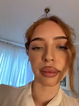 Snapshot of Hannah_xBaby chatting on 6, 8, 2026 Hannah xBaby online show from 6, 8, 2026