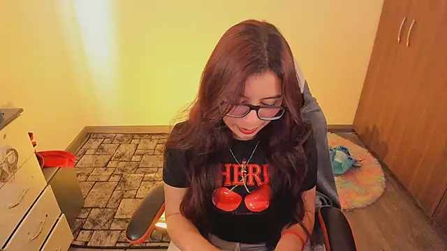 Snapshot of Verolake chatting on 3, 11, 2025 Verolake online show from 3, 11, 2025