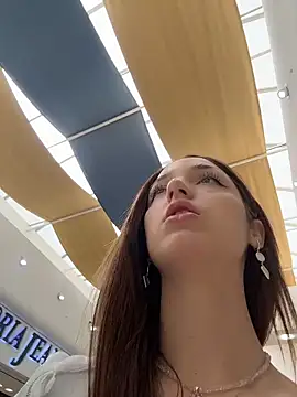 DollyTall online show from 8, 4, 2026