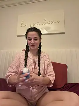 heyitsmadig online show from 13, 3, 2026