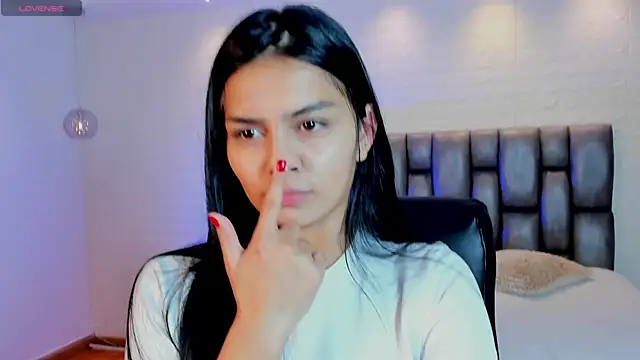 AidaJones online show from 10, 4, 2026