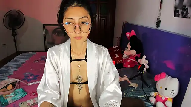 Snapshot of Anais_lux chatting on 15, 6, 2026 Anais lux online show from 15, 6, 2026
