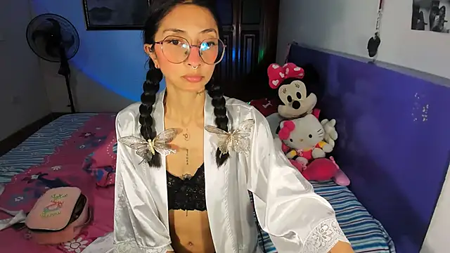 Snapshot of Anais_lux chatting on 1, 7, 2026 Anais lux online show from 1, 7, 2026