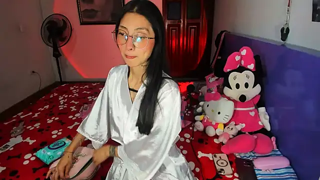 Snapshot of Anais_lux chatting on 6, 7, 2026 Anais lux online show from 6, 7, 2026