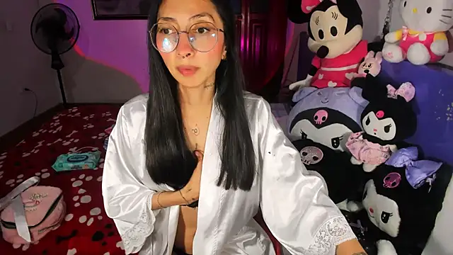 Snapshot of Anais_lux chatting on 8, 7, 2026 Anais lux online show from 8, 7, 2026