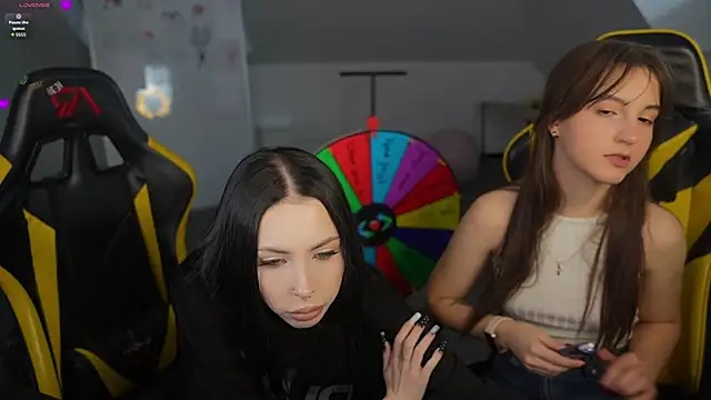 VivianSweet  online show from 9, 4, 2026