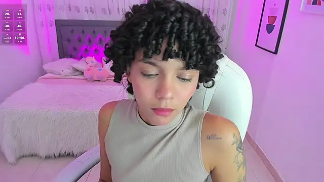 Snapshot of aitana_kahlo chatting on 18, 9, 2025 aitana kahlo online show from 18, 9, 2025