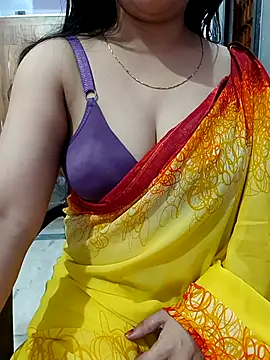 Snapshot of roshni_agrawal0 chatting on 18, 10, 2025 roshni agrawal0 online show from 18, 10, 2025