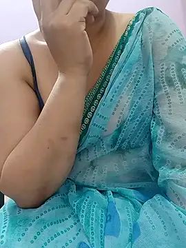 Snapshot of roshni_agrawal0 chatting on 30, 4, 2026 roshni agrawal0 online show from 30, 4, 2026