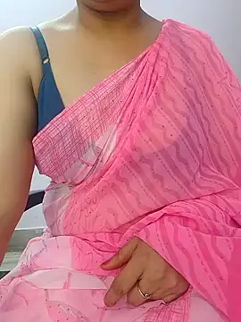 Snapshot of roshni_agrawal0 chatting on 6, 5, 2026 roshni agrawal0 online show from 6, 5, 2026