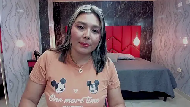 Snapshot of LatinaHoleQueen chatting on 19, 5, 2026 LatinaHoleQueen online show from 19, 5, 2026