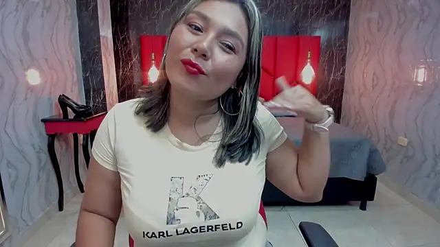 Snapshot of LatinaHoleQueen chatting on 28, 5, 2026 LatinaHoleQueen online show from 28, 5, 2026