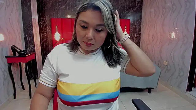 LatinaHoleQueen online show from 27, 6, 2026