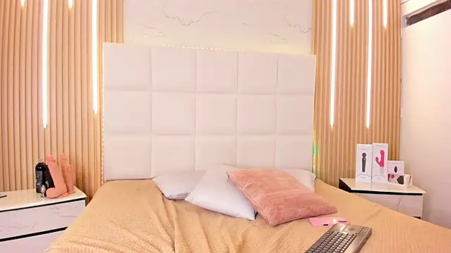 Elody rousse online show from 1, 12, 2025