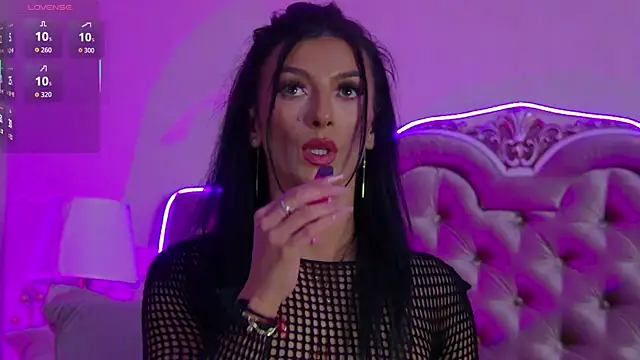 Snapshot of KinkyAmelie chatting on 8, 10, 2025 KinkyAmelie online show from 8, 10, 2025