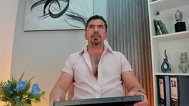 Snapshot of JuanKFit_45 chatting on 27, 5, 2026 JuanKFit 45 online show from 27, 5, 2026