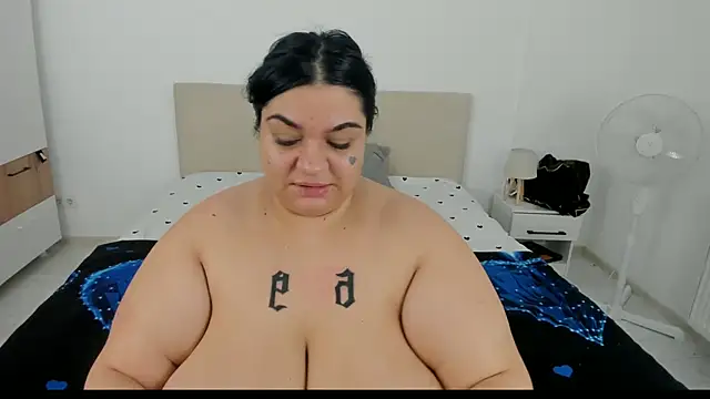 Snapshot of EvvaBBW chatting on 10, 9, 2025 EvvaBBW online show from 10, 9, 2025