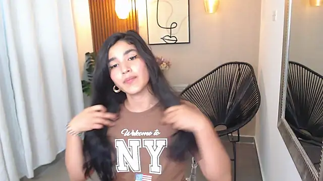 Lia Mar  online show from 13, 4, 2026