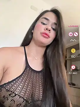 Snapshot of BellaLeclair chatting on 3, 5, 2026 BellaLeclair online show from 3, 5, 2026