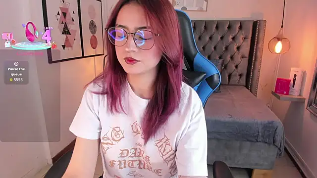 Lily Fleming online show from 15, 9, 2025