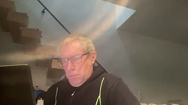 Snapshot of choupipat1 chatting on 19, 11, 2025 choupipat1 online show from 19, 11, 2025