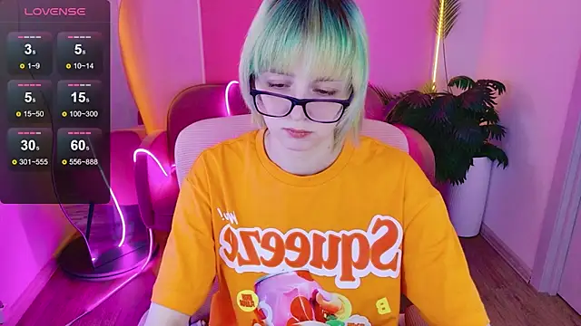 CoralineYoung online show from 20, 6, 2026