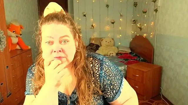 Audrey Aura online show from 18, 11, 2025