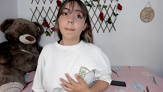 Snapshot of emma_grays2 chatting on 9, 9, 2025 emma grays2 online show from 9, 9, 2025