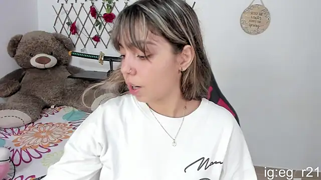 Snapshot of emma_grays2 chatting on 14, 10, 2025 emma grays2 online show from 14, 10, 2025