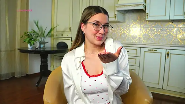 DarelleFaux online show from 12, 11, 2025