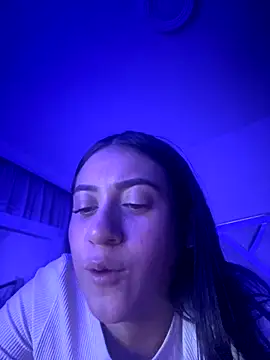 Snapshot of isabela_l chatting on 2, 12, 2025 isabela l online show from 2, 12, 2025