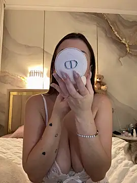 TiffaNoel online show from 20, 9, 2025