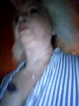 SquirtMilf00 online show from 7, 3, 2025