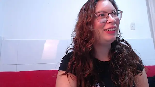 Snapshot of zoewhite2 chatting on 25, 10, 2025 zoewhite2 online show from 25, 10, 2025